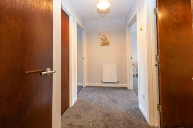 PREMIER - Wishaw En-Suite Apartment