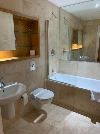 Exceptional three bedroom Quayside apartment - Photo5