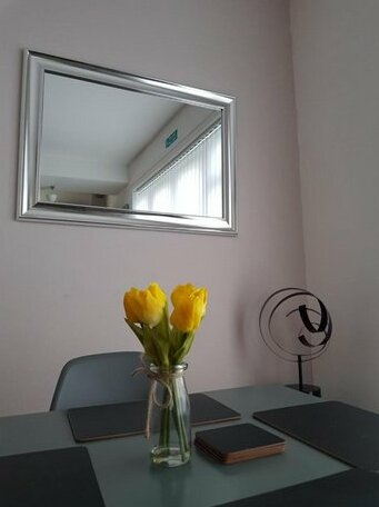 Goswick House - Entire 4Bed House Serviced Accommodation Newcastle FREE WIFI & FREE PARKING SPACES - Photo5