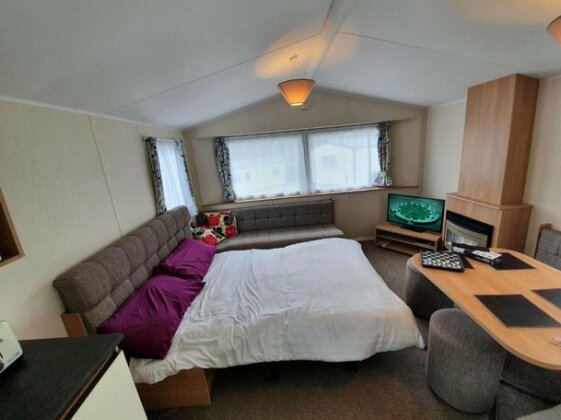 Brand New 3 bedroom Caravan at Parkdean Holiday Park Newquay Cornwall - Photo3