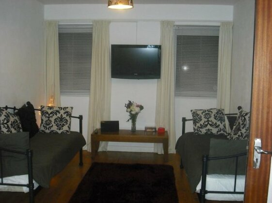 Towan Beach Holiday Flat - Photo5