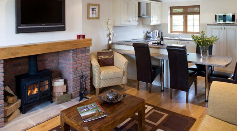 Red House Farm Cottages - Photo2