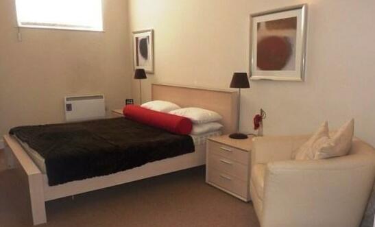 MAX Serviced Apartments Norwich Hardwick House - Photo5