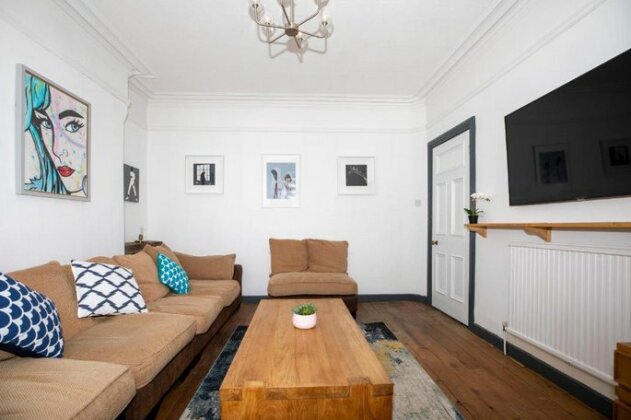 Arthouse - Lovely Spacious and Elegant 5bed House - Photo4