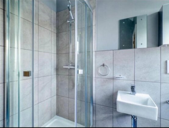 Luxurious Nottingham Apt With Parking 10 mins from City Centre - Photo3