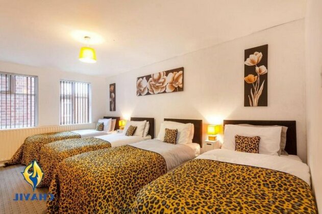 Nottingham Top Serviced Suites with Parking - Photo4