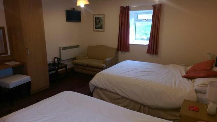 Chevin End Guest House - Photo5