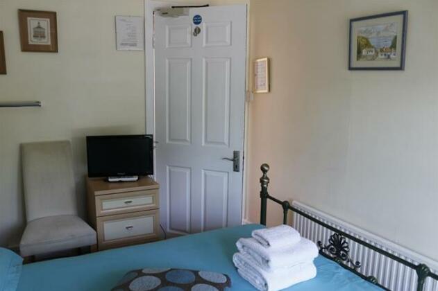 Hollybush Guest House - Photo3