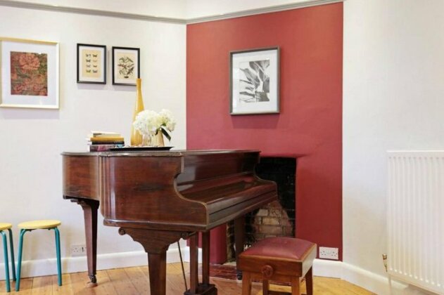 Oxford Family Home- Piano Netflix 8 People - Photo3