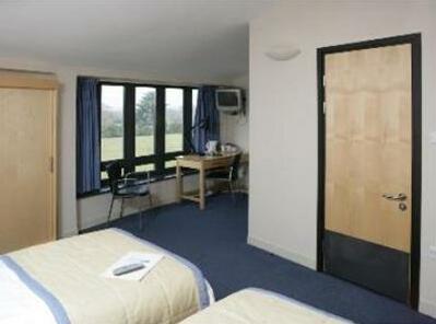 Oxford University Club Guest Rooms - Photo2