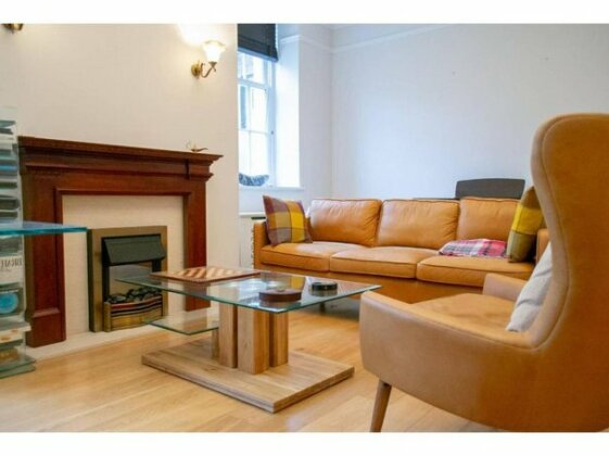 Spacious 2 Bedroom Property in Listed Building Oxford - Photo2