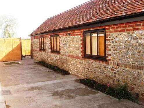Sycamore Barn Self Catering Accommodation Pagham - Photo3