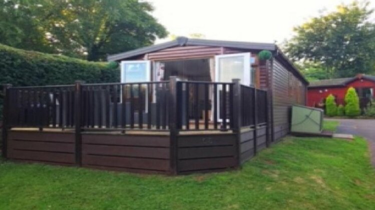 Charming Cabin In Devon Hill Holiday Village