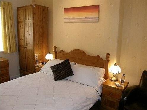 Kingswinford Guest House - Photo2