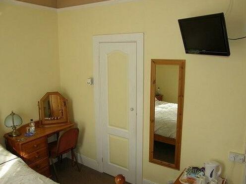 Kingswinford Guest House - Photo5