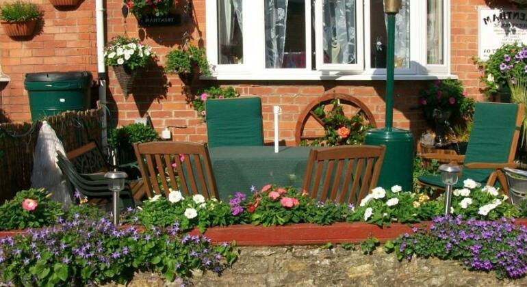 Trentham Guest House - Photo2