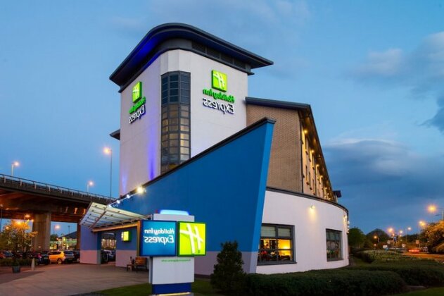 Holiday Inn Express - Glasgow Airport
