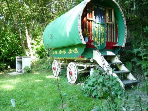 Romany Wagon Retreat - Photo2