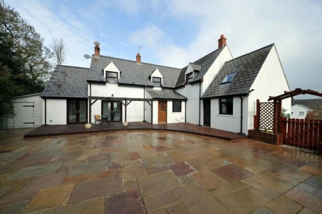 The Manse 6 Bedroom Holiday Home