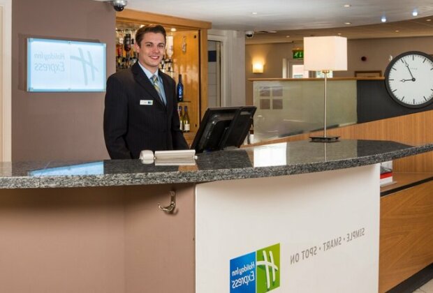 Holiday Inn Express Gloucester - South - Photo2