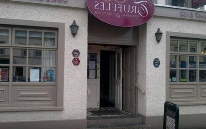 Truffles Restaurant & Guest House - Photo4