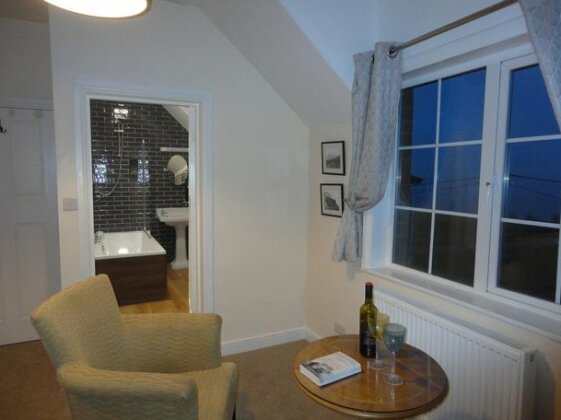 Ravenscar House Bed & Breakfast - Photo3
