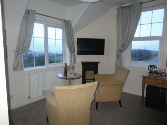 Ravenscar House Bed & Breakfast - Photo5
