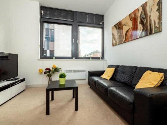 Reading College Serviced Apartment - Photo5