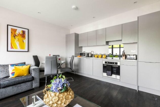 Home ly - Watford Premier Apartments - Photo5