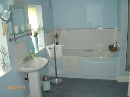 Number 678 Guest House Rossendale - Photo4