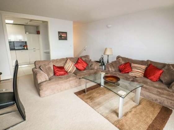 24 Rhodewood House - Photo2