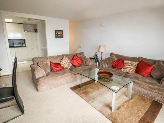 24 Rhodewood House - Photo3