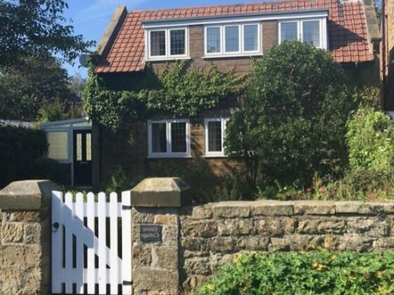 Scalby Grove Cottage - Photo2