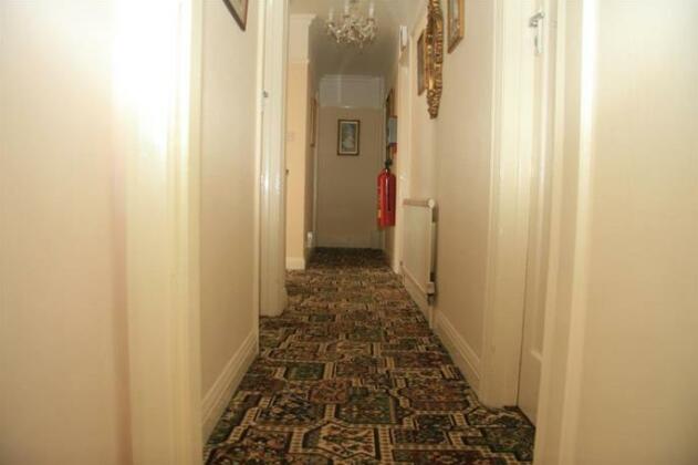 Outlook Hotel - Photo3