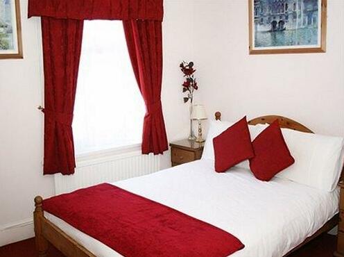 Robyn's Guest House - Photo3