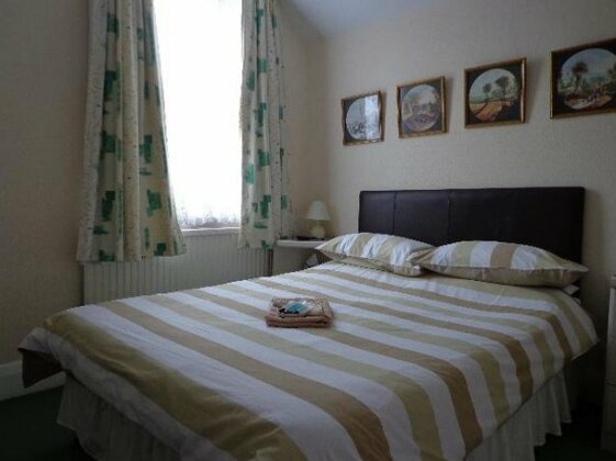 The Phoenix Guest House - Photo3