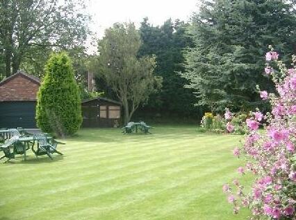 Ivy Lodge Bed and Breakfast Gainsborough - Photo4