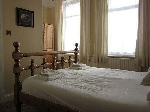 The Waterford Arms - Photo2