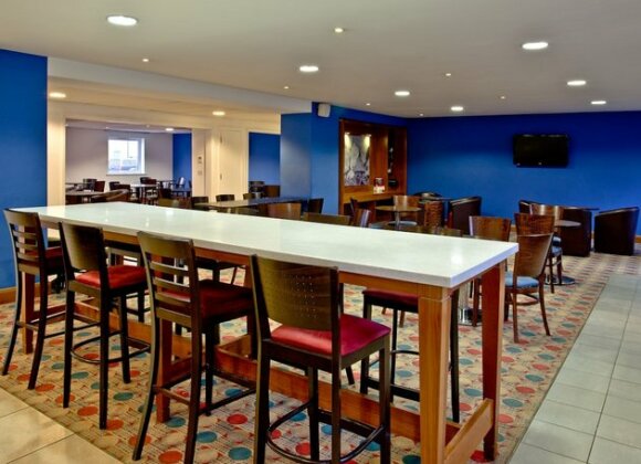 Holiday Inn Express Shrewsbury - Photo4