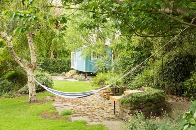 The Bailey Shepherd's Hut and Bed and Breakfast - Photo2