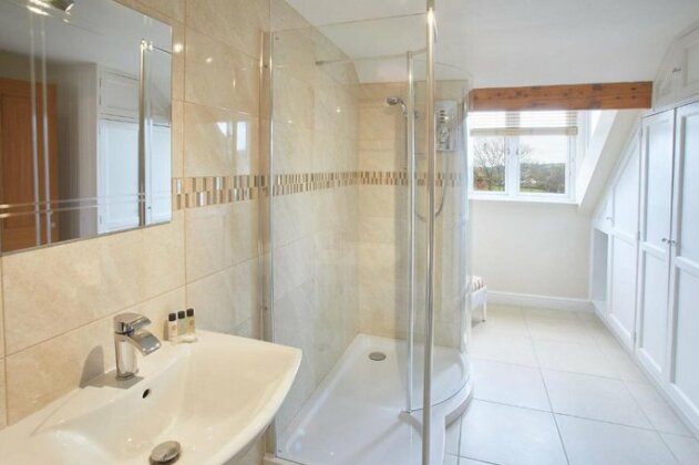 Brook Villa - Photo3