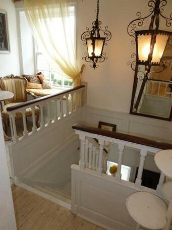 Groves Hall - Photo4