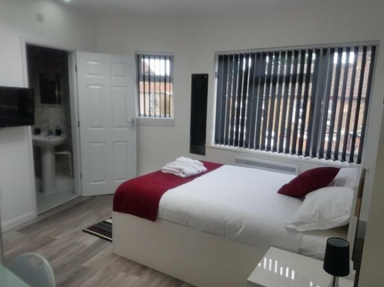 Ledger Serviced Rooms & Apartments - Photo2