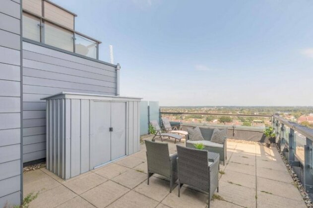 London In 18 Mins - Private Roof Terrace - Free Parking - Photo3
