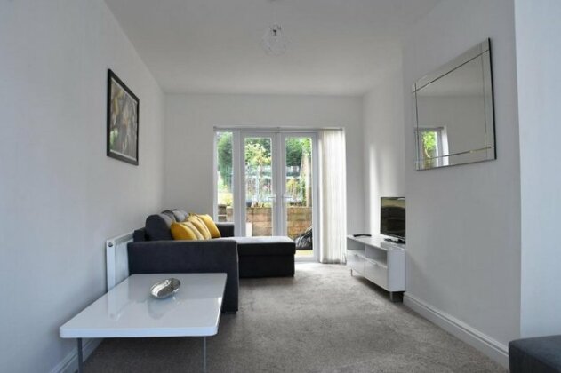 Luxury 3 Bed House - 10 Minutes from NEC/Airport - Photo5