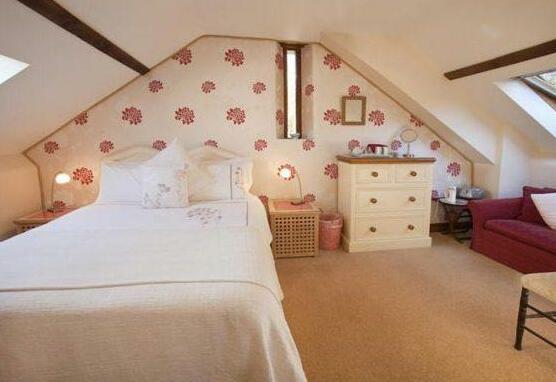 Rafters Bed & Breakfast - Photo5