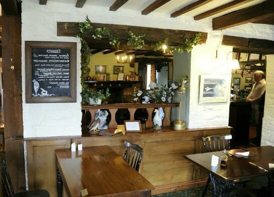 The Carpenters Arms South Marston - Photo2