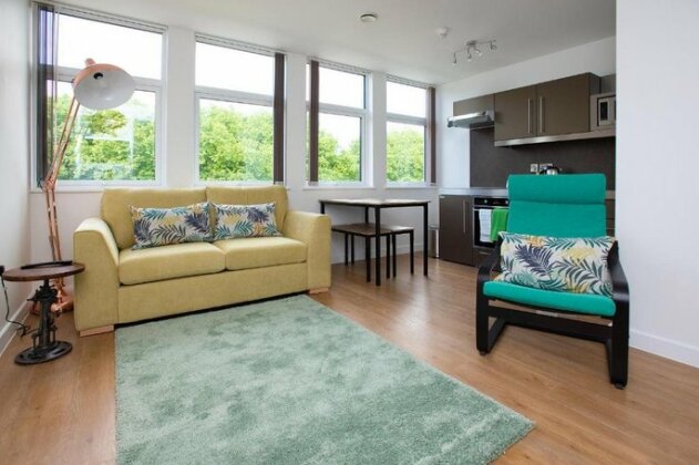 Modern 1 Bedroom Apartment in City Centre - Photo5