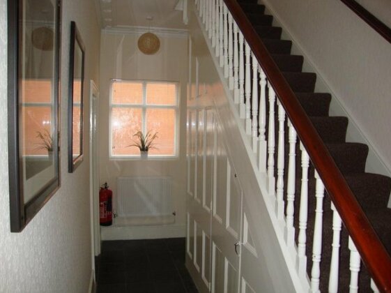 Number 10 Self Catering - Photo3