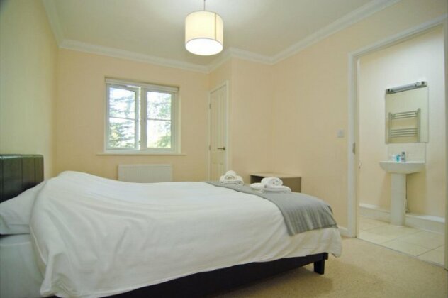 Room and Roof Southampton Serviced Apartments - Photo5
